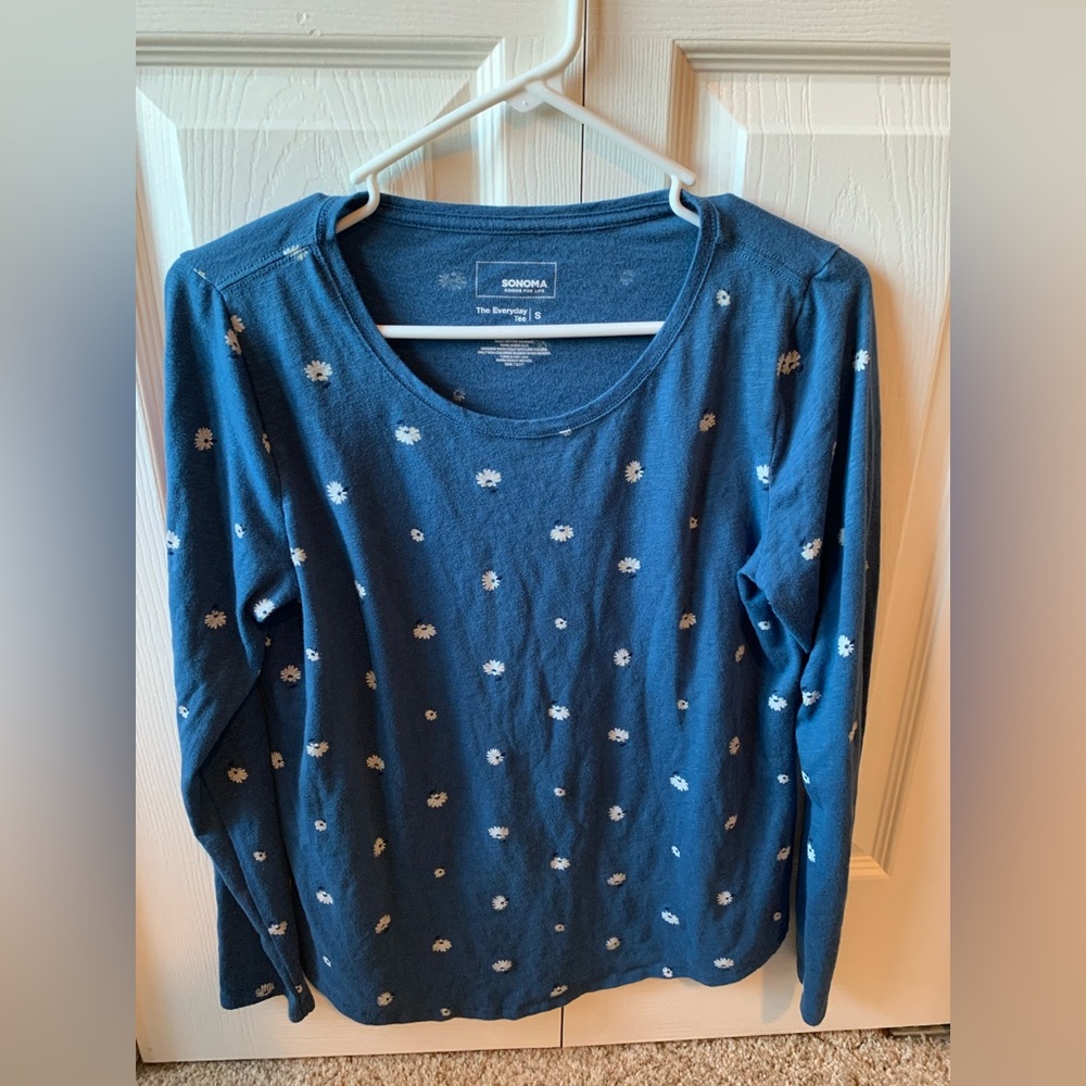 Sonoma Women’s daisy long sleeve tee